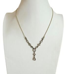 Avon Dainty Silver Tone necklace cabochon Glass